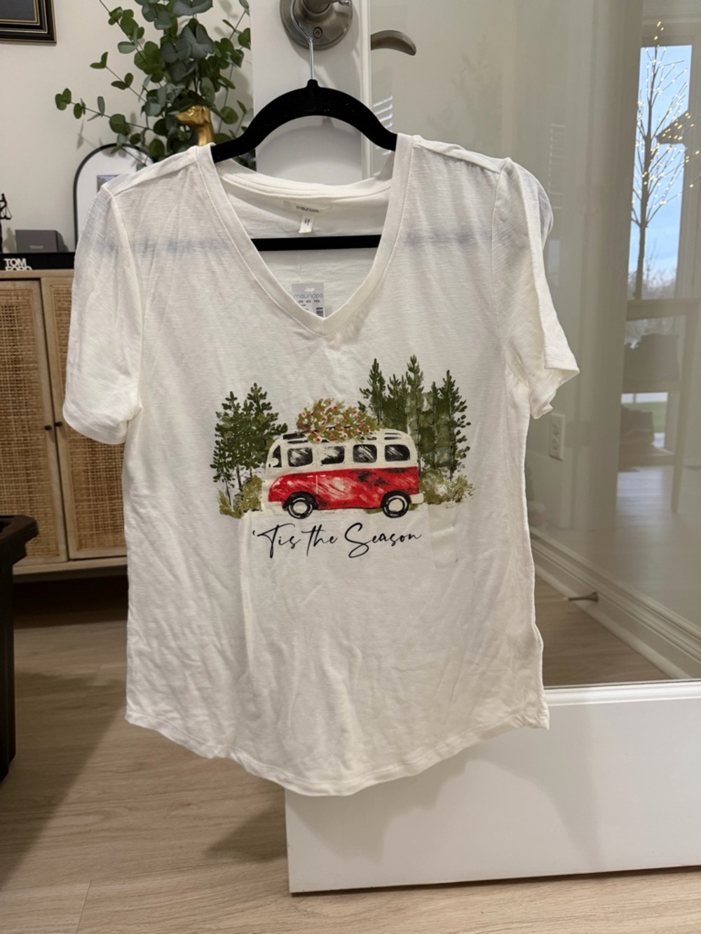 NWT Maurices White V-Neck Christmas Graphic Tee